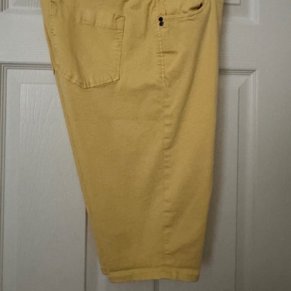 Tommy Bahama - Boardwalk shorts in 3 colors size 14 - Picture 4 of 6